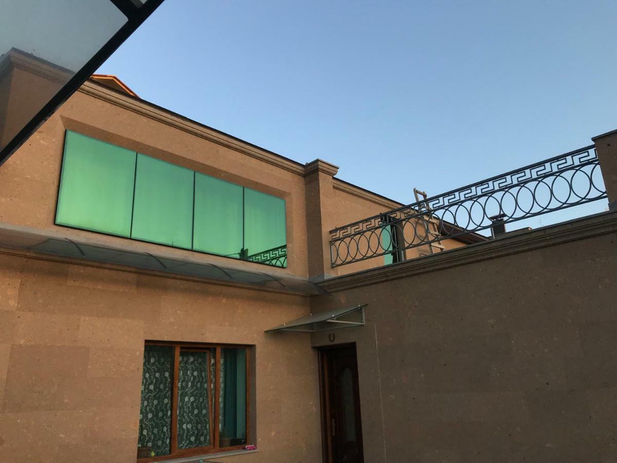 Bright Guesthouse In The Center Of Yerevan! Exterior photo