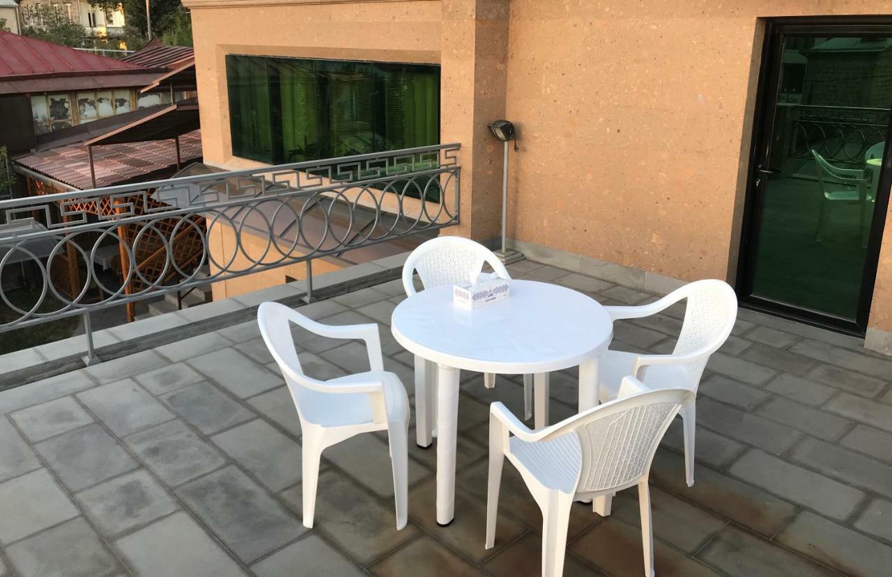Bright Guesthouse In The Center Of Yerevan! Exterior photo